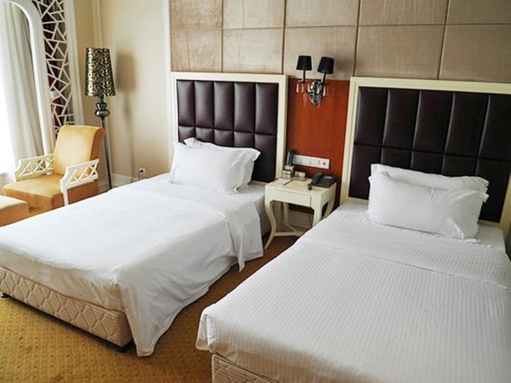 Baolong Garden Hotel 5*