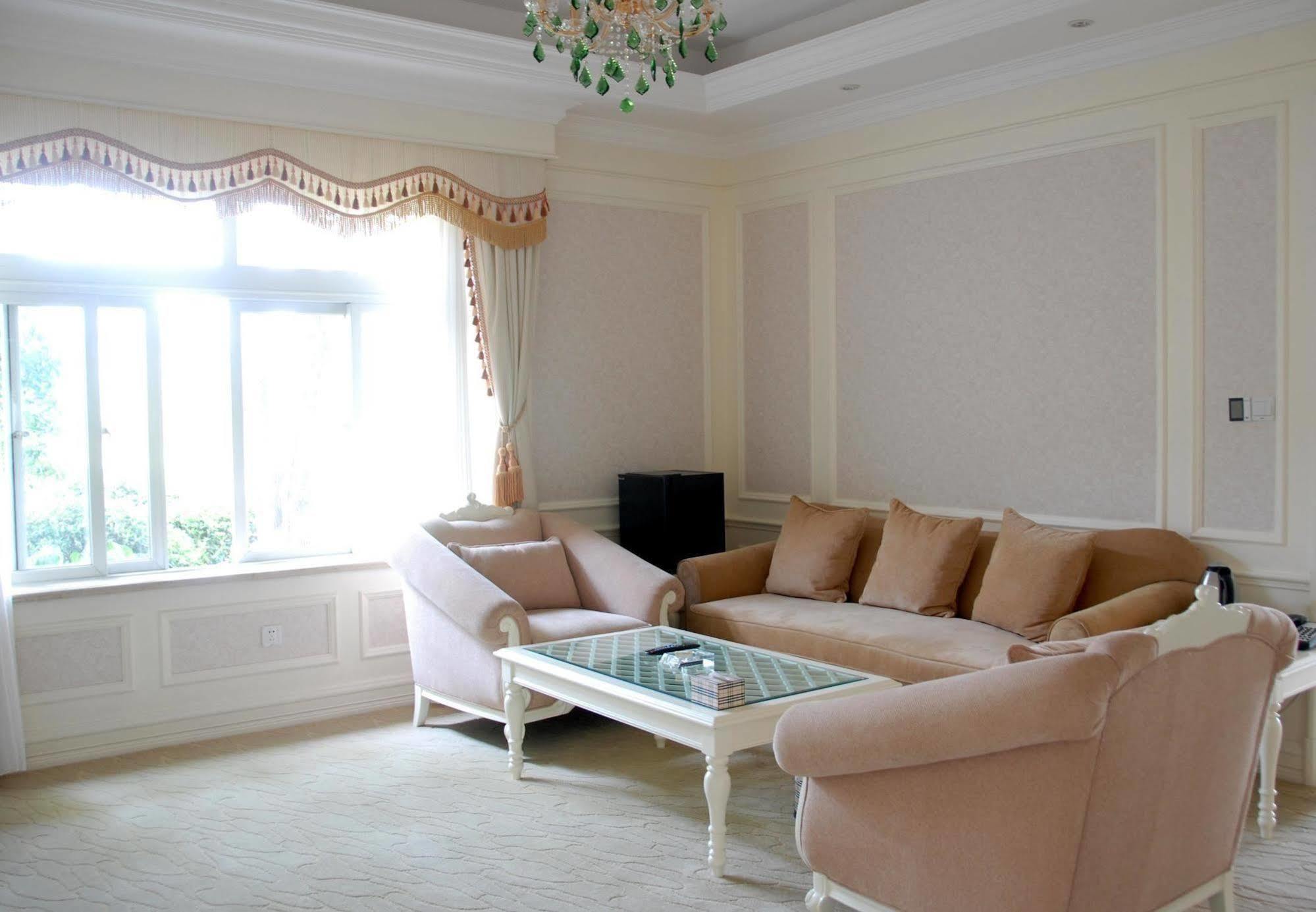 Baolong Garden Hotel